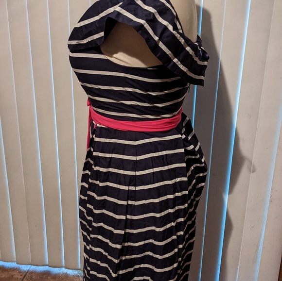 Dress 👗 - Picture 3 of 5